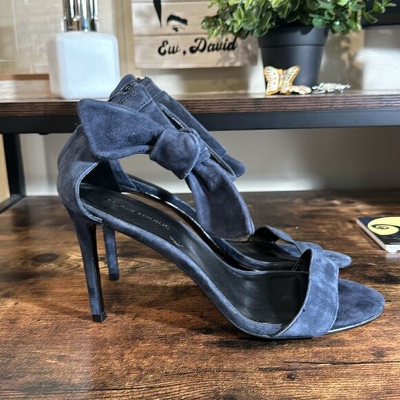 Banana Republic blue suede heels size 9‎ - Picture 1 of 8